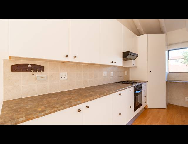 2 BEDROOM SECTIONAL TITLE TO LET IN NORTH RIDING